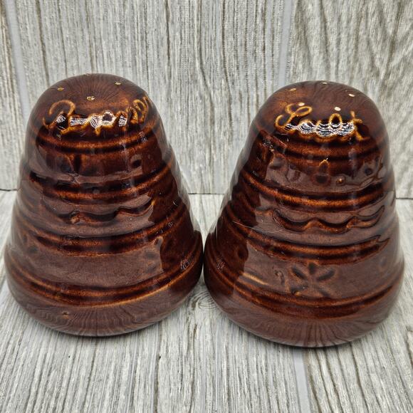 Vintage Marcrest Daisy Dot Brown Stoneware Salt and Pepper Shakers 4" Pottery - Picture 1 of 5